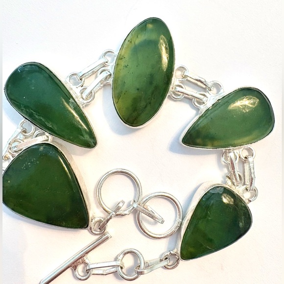 Gorgeous, 5 stone, 925  marked, Nephrite Jade bracelet size 7 1/2, 8 1/2 - Picture 2 of 5